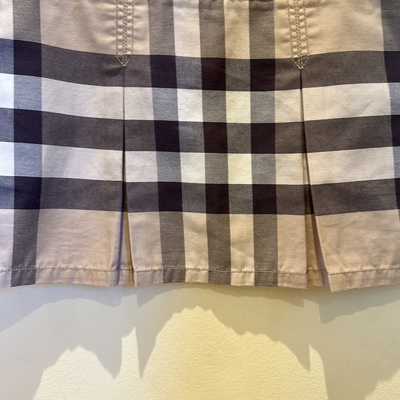 Burberry Summer Dress w/ pockets Size 6